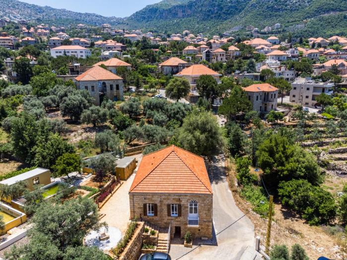 lauberge de douma full house in batroun