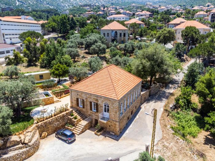 lauberge de douma full house in batroun