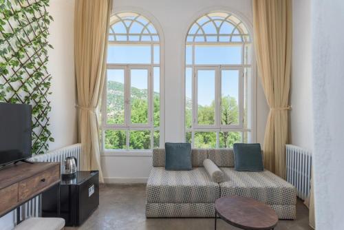 lauberge de douma full house in batroun