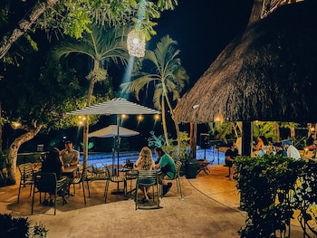 viajero bacalar hostel