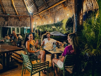 viajero bacalar hostel