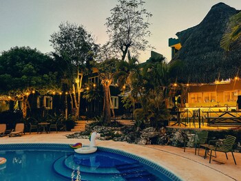 viajero bacalar hostel