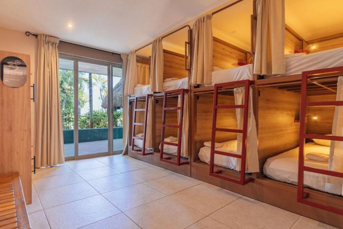 viajero bacalar hostel