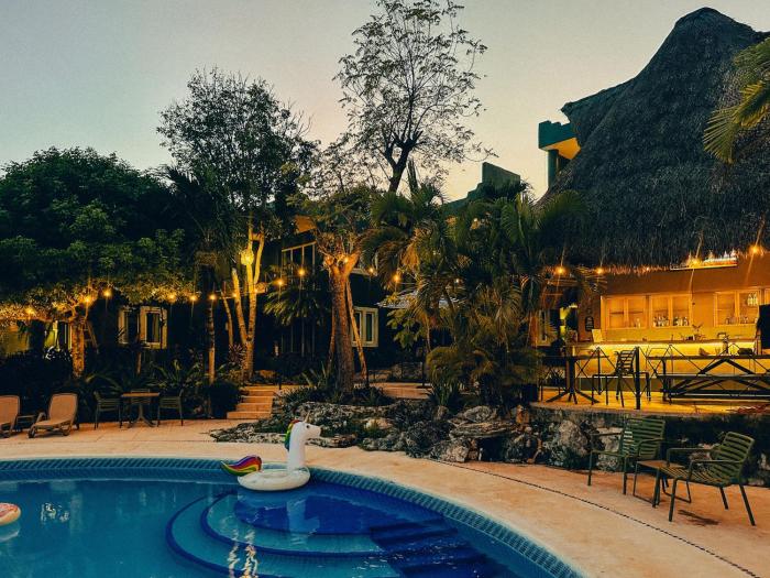 viajero bacalar hostel