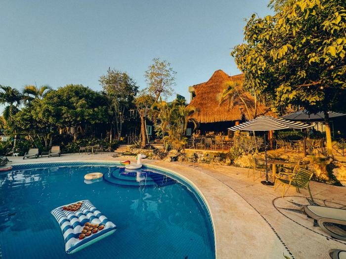 viajero bacalar hostel