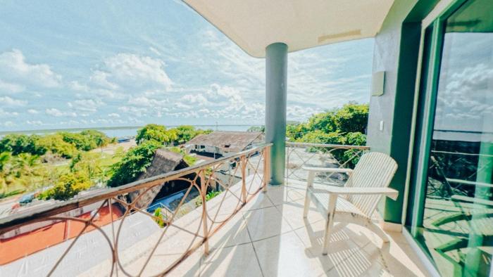 viajero bacalar hostel