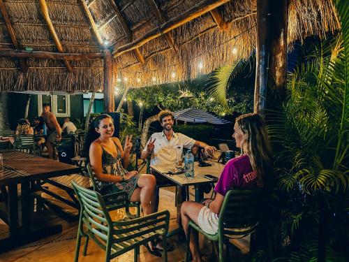 viajero bacalar hostel
