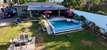 earls villa