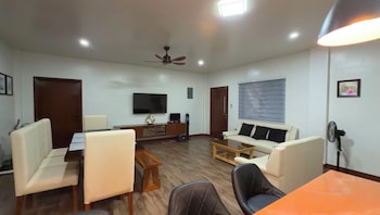 earls villa