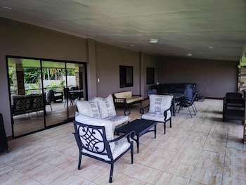 Earl's Villa,,4 star