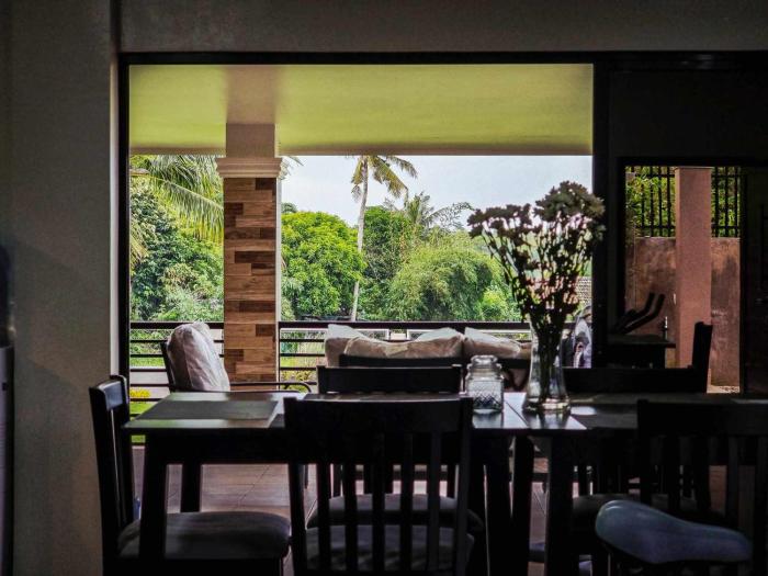 earls villa