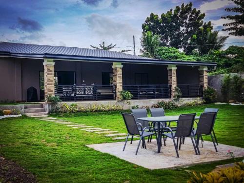 earls villa