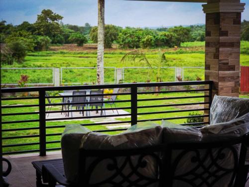 earls villa