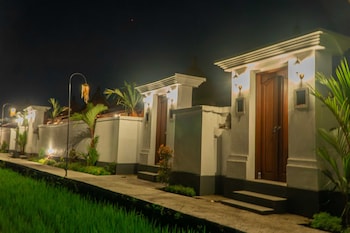 pondok di uma villa
