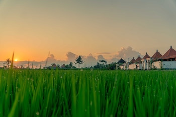 pondok di uma villa