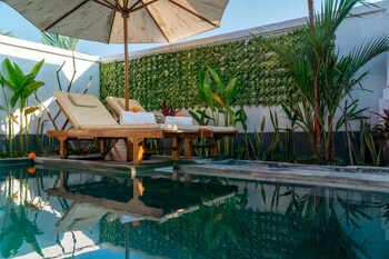pondok di uma villa
