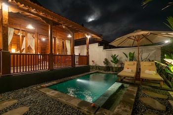 pondok di uma villa