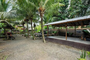 pondok sayan homestay
