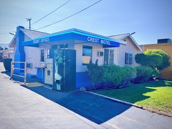 crest motel
