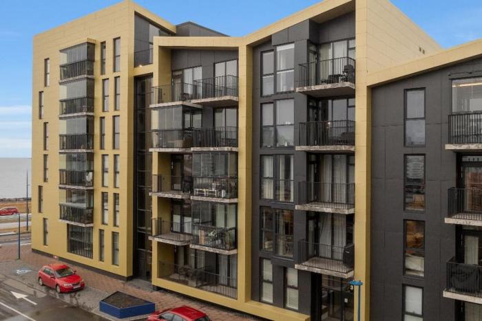 premium downtown queen apartment kartuli