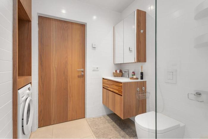 premium downtown queen apartment kartuli