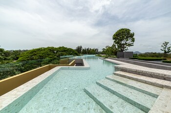 Seaside 2Br 200 M To Bangtao Beach,,3 star