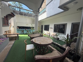 Plan B House,,3 star