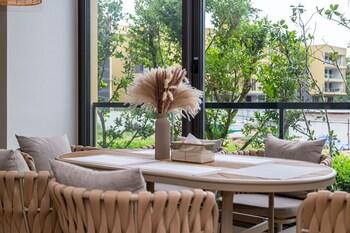 2br beachside 200 m to bangtao beach