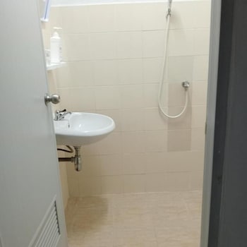 central hostel hostel and coworking