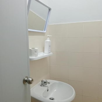 central hostel hostel and coworking