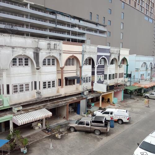 central hostel hostel and coworking