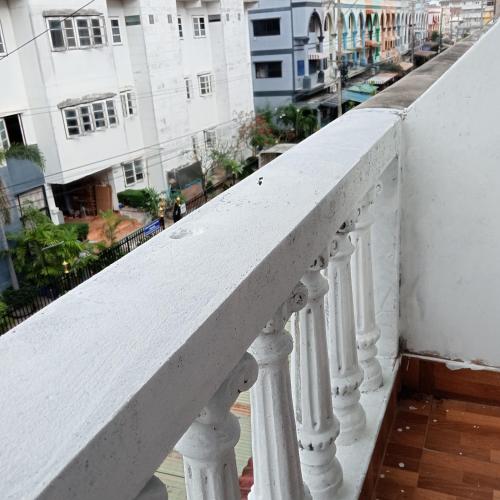 central hostel hostel and coworking