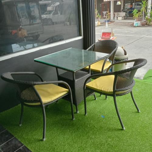 central hostel hostel and coworking