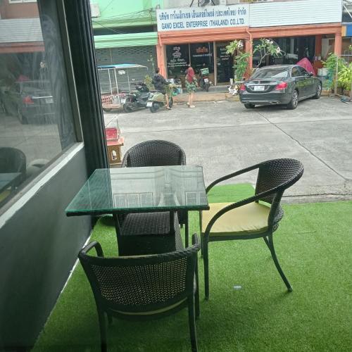 central hostel hostel and coworking