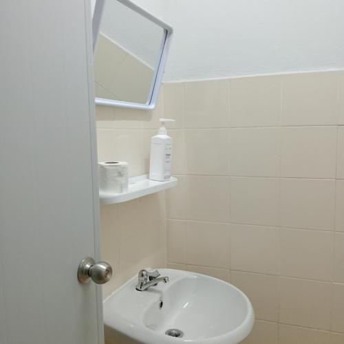 central hostel hostel and coworking