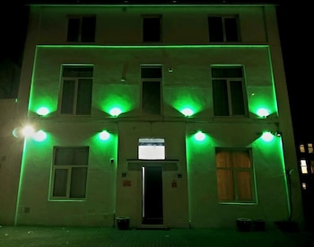 Studio 24-Free Private Parking,,2 star