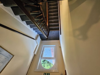 Studio 24-Free Private Parking,,2 star