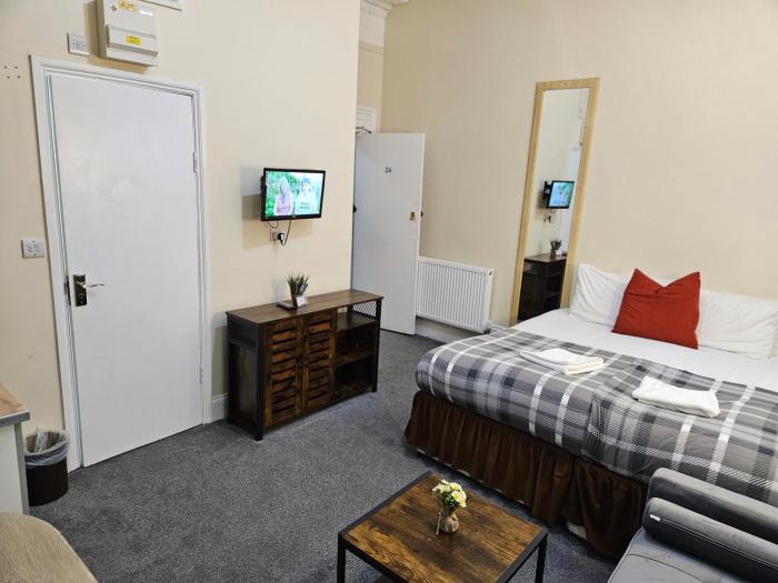 studio 24 free private parking