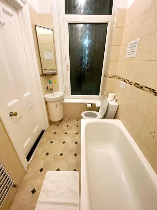 studio 24 free private parking