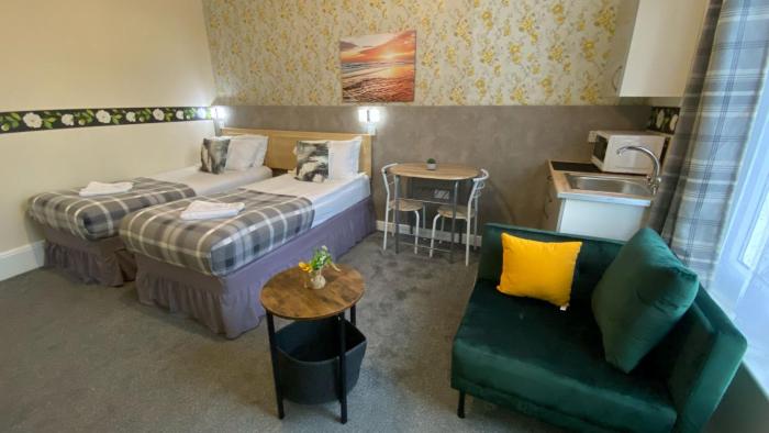 studio 24 free private parking