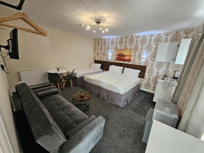 studio 24 free private parking