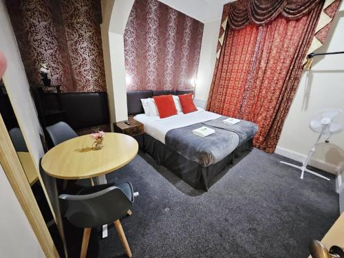 studio 24 free private parking