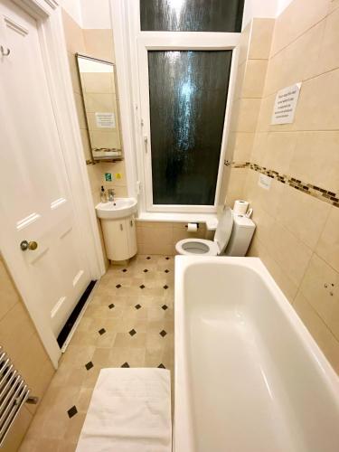 studio 24 free private parking