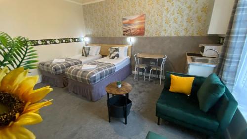 studio 24 free private parking