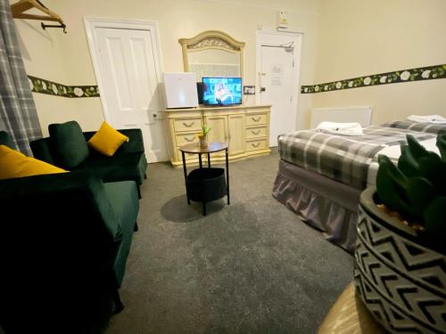 studio 24 free private parking