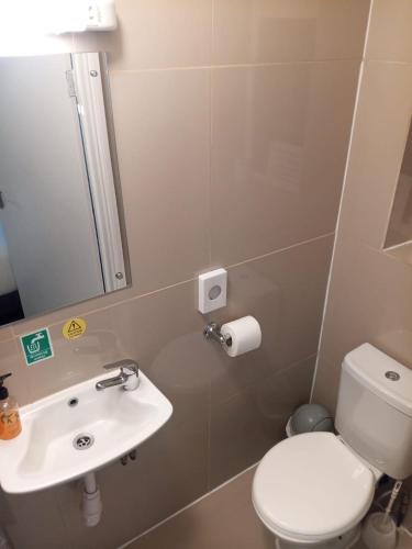 studio 24 free private parking