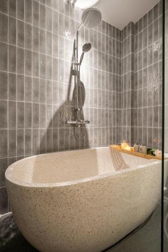 bullani sabi hotel and apartment