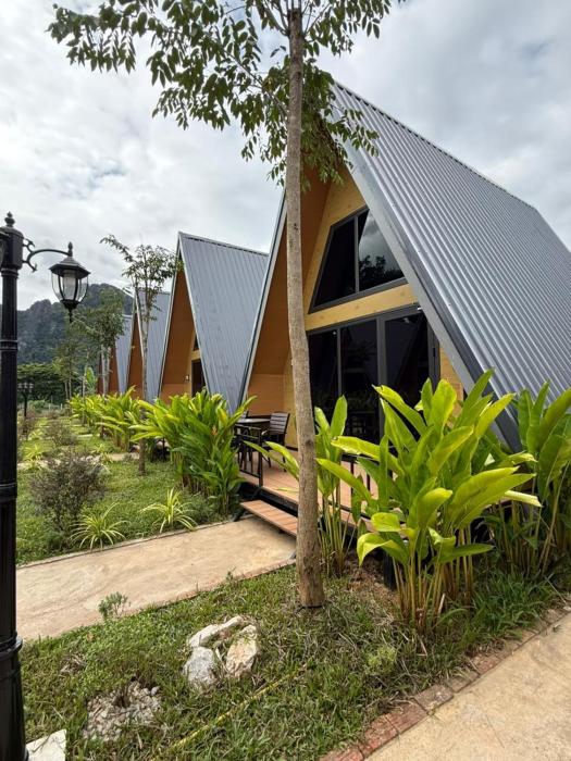 nature resort vangvieng