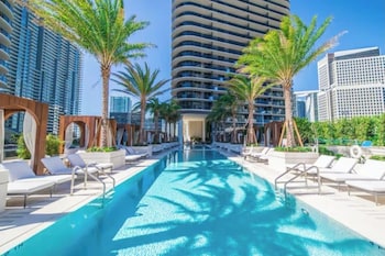 lux brickell by palermo home