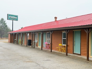 peninsula point lodge
